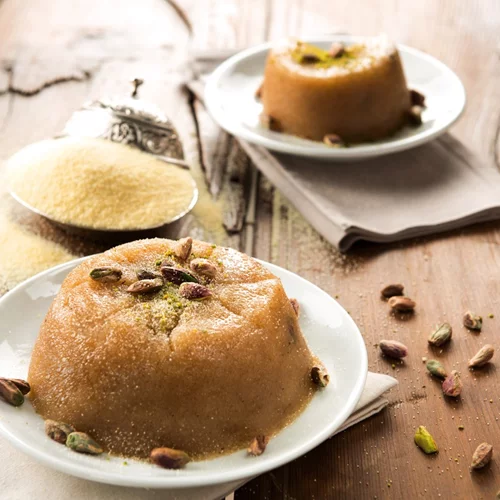 Σιμιγδαλένιος χαλβάς | Το εύκολο γλυκό με τα 3 υλικά που θα σου θυμίσει τη γιαγιά σου