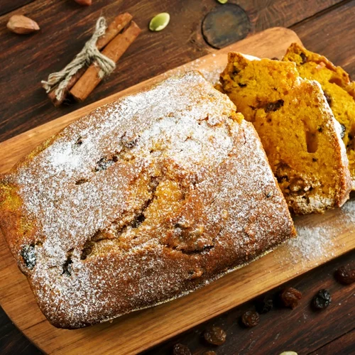 Σταφιδόπιτα | Η συνταγή για υπέροχο κέικ χωρίς βούτυρο και χωρίς αβγά