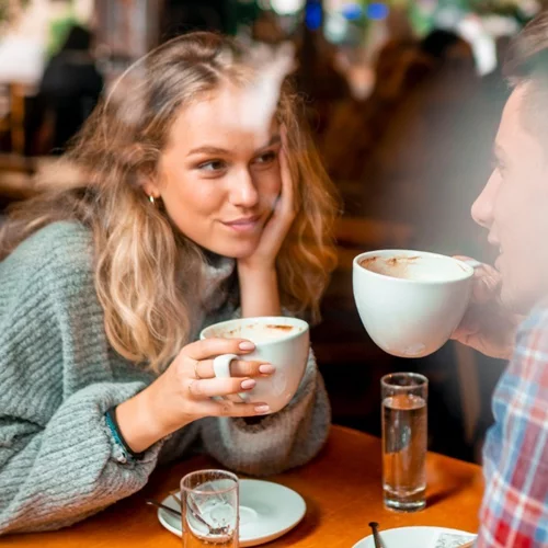Πώς να κάνεις μια καλή πρώτη εντύπωση στο φλερτ ή την εργασία