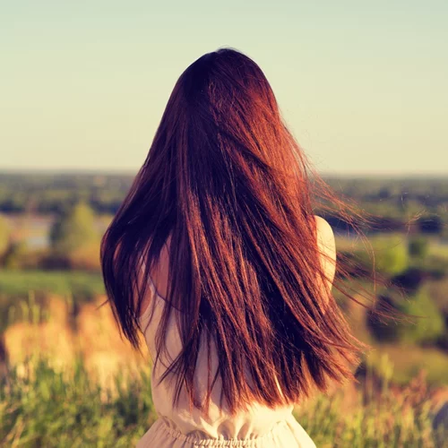 Πέφτουν τα μαλλιά σου; Οι καλύτερες συμβουλές για να αποφύγεις την τριχόπτωση