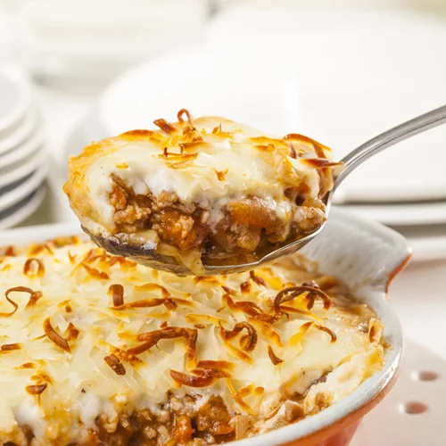 Βασική συνταγή για μπεσαμέλ από τον Νικόλαο Τσελεμεντέ