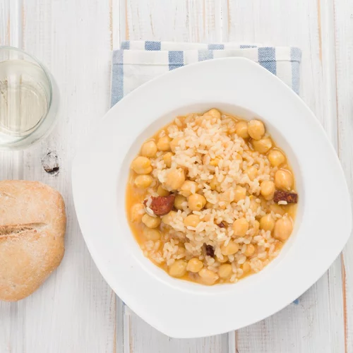 Ρεβίθια με ρύζι | Μία θρεπτική και vegan συνταγή για το μεσημεριανό σου