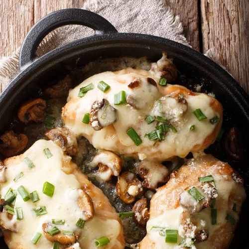 Συνταγή για κοτόπουλο με μανιτάρια και τυρί