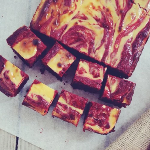 Red velvet cheesecake brownies | Μια απολαυστική και ιδιαίτερη εκδοχή των brownies