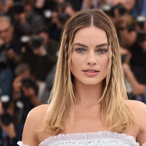 Η Margot Robbie φόρεσε την πιο κομψή ολόσωμη φόρμα της σεζόν