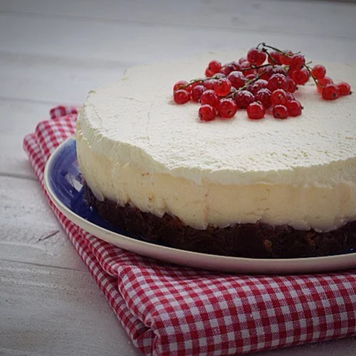 Συνταγή για εύκολο εκμέκ με σοκολατένια βάση από τσουρέκι