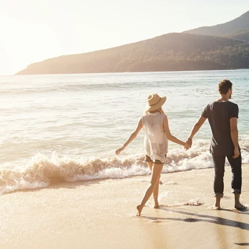 Πώς θα κρατήσεις τον καλοκαιρινό σου έρωτα ανάλογα με το ζώδιό του;