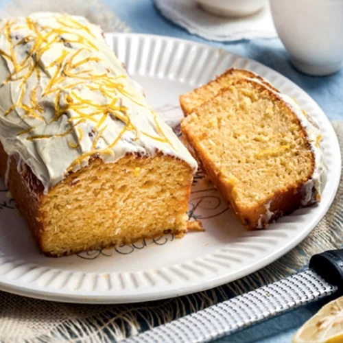 Συνταγή για κέικ με γλάσο λεμονιού από την Αργυρώ Μπαρμπαρίγου