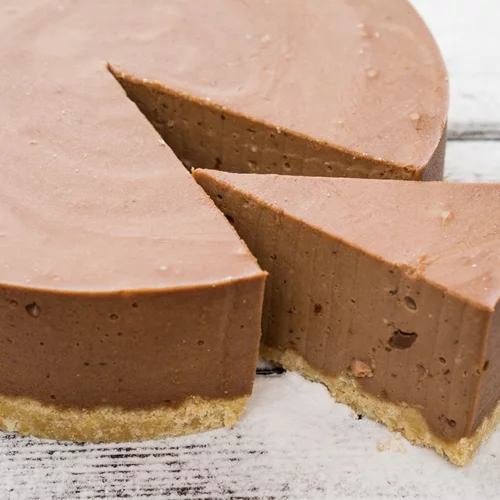 Cheesecake με πραλίνα φουντουκιού από την Αργυρώ Μπαρμπαρίγου