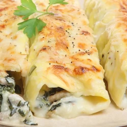 Κανελόνια με σπανάκι, κοτόπουλο και πέστο για το πιο νόστιμο μεσημεριανό γεύμα