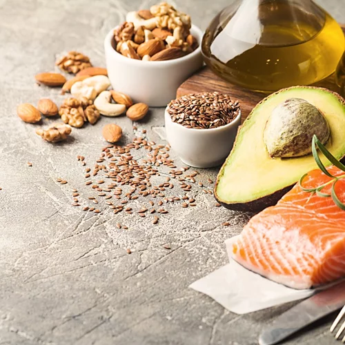 Οι 8 τροφές που καταπολεμούν την κούραση και σε κάνουν να δείχνεις λιγότερο κουρασμένη