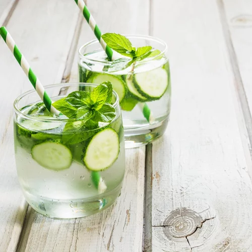 Το αγγούρι είναι το λαχανικό του καλοκαιριού | Η θρεπτική αξία και τα 7 διατροφικά οφέλη με ελάχιστες θερμίδες