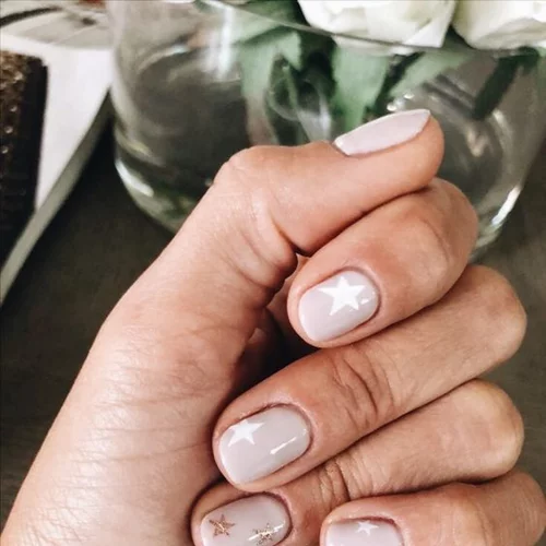 StarNails | Τα καλύτερα σχέδια με αστέρια για τα νύχια σου