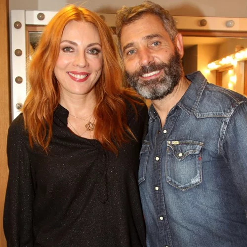 Θοδωρής Αθερίδης - Σμαράγδα Καρύδη: Με ανεβασμένη διάθεση παρέα με τους καλούς τους φίλους