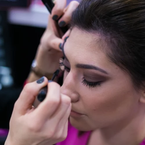 Όλα τα μυστικά για ένα γιορτινό μακιγιάζ από την ενέργεια «Make up your day» των Sephora