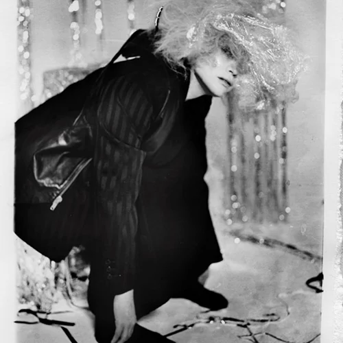 Margiela, McQueen, Lanvin και πολλοί ακόμα σχεδιαστές σε μία έκθεση