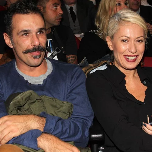 Ποιοι βρέθηκαν στην πρεμιέρα της παράστασης «Σκοτεινές Γλώσσες»