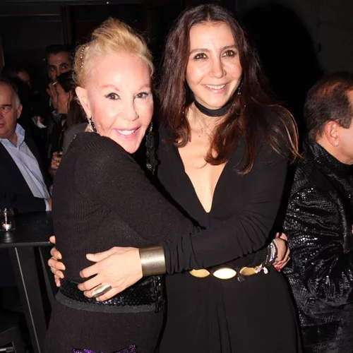 Μαρία Ελένη Λυκουρέζου | Η φωτογραφία ωδή στην αγάπη μητέρας - κόρης με τη Ζωή Λάσκαρη