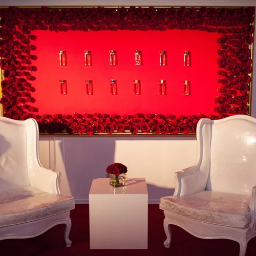 Το εντυπωσιακό πάρτι της Estee Lauder με θέμα το... κόκκινο