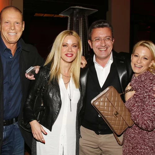 Πού συναντήθηκαν ο Νίκος Χατζηνικολάου, η Ζέτα Μακρυπούλια και ο Τζώννη Καλημέρης