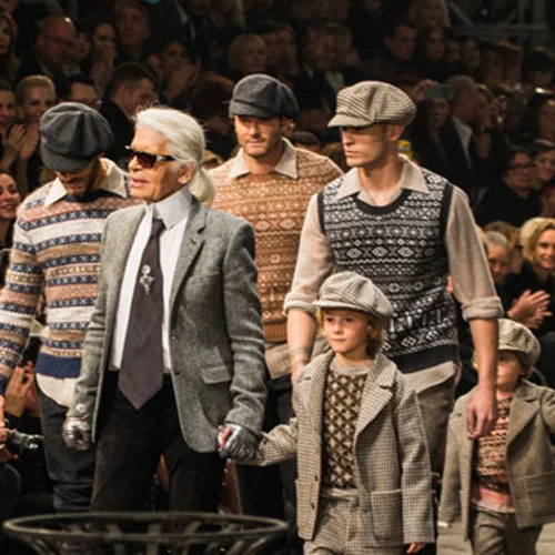 Ένας χρόνος από το θάνατο του Karl Lagerfeld | 10 εμβληματικά του shows που έμειναν στην ιστορία