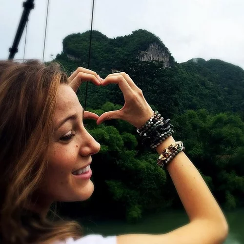 Φεστιβάλ Καννών 2016: Η Blake Lively μας δίνει μία γεύση από την εμφάνισή της στο κόκκινο χαλί