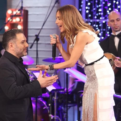 Δέσποινα Βανδή: Τι φόρεσε στο χριστουγεννιάτικο show του ANT1