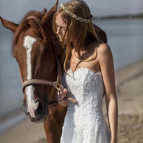 Τα πιο ρομαντικά νυφικά της Άνοιξης από τον Christos Costarellos