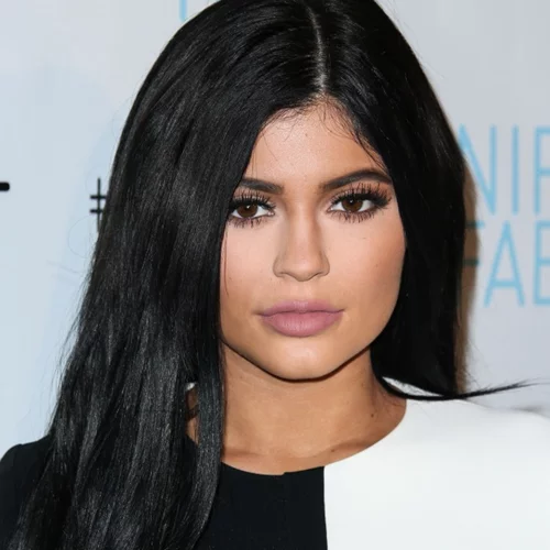 Kylie Jenner: Πού θα βρεις τα καλλυντικά που έχει λατρέψει!