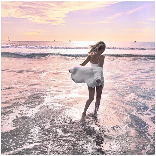 #fashion ή #travel; Όταν το φόντο κλέβει την παράσταση από τα ρούχα