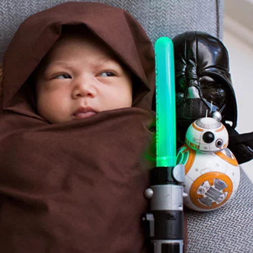 Ο Mark Zuckerberg μεταμφιέζει την κόρη του σαν Jedi και το Internet γεμίζει Star Wars μωρά