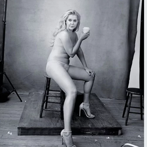 Το ημερολόγιο της Pirelli για το 2016 σπάει την παράδοση και τα στερεότυπα