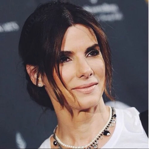 Η Sandra Bullock υιοθέτησε ένα μικρό κοριτσάκι, τη Laila!