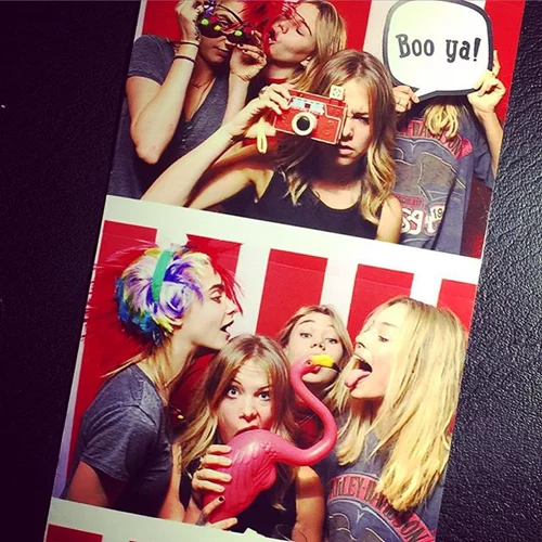 Cara Delevingne, Suki Waterhouse και Sienna Miller σε ξέφρενο εορταστικό πάρτι