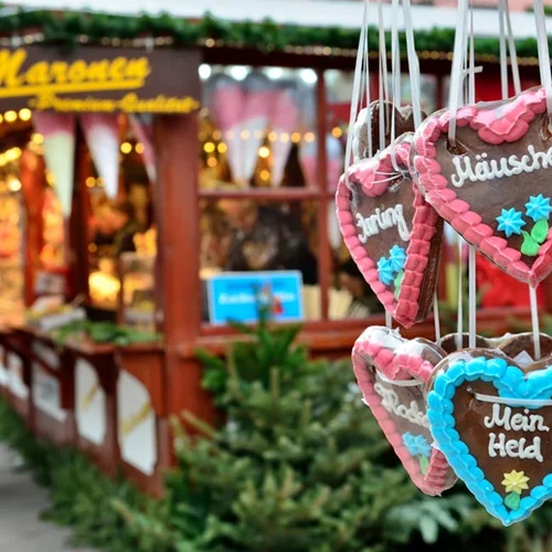 Κάνουμε τα ψώνια μας σε ένα χριστουγεννιάτικο φιλανθρωπικό bazaar