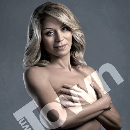 Έλλη Στάη: Σε γυμνή φωτογράφηση μαζί με πολλούς ακόμα διάσημους (Φωτογραφίες)