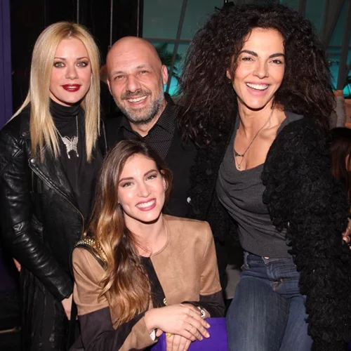 Ποιοι επώνυμοι βρέθηκαν στην πρεμιέρα της παράστασης «Νύφη κουράγιο»