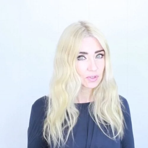 Ο πιο εύκολος και απλός τρόπος να κάνεις μπούκλες: Το βίντεο που «έριξε» το Internet