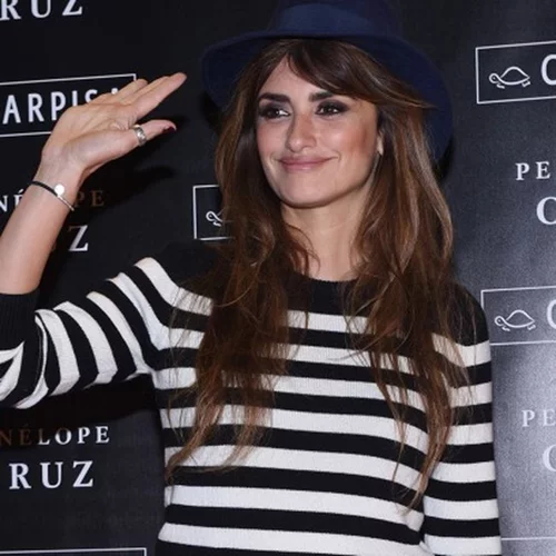 Penelope Cruz: Ξυρίζει το κεφάλι της σε φωτογραφίες - σοκ!