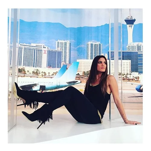 Star Style Tips: Η hot τάση που κάνει τα outfits των επωνύμων να ξεχωρίζουν