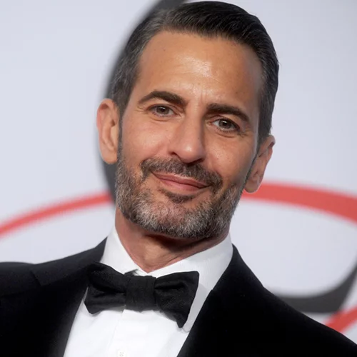 Ποιο πασίγνωστο συγκρότημα μήνυσε τον Marc Jacobs;