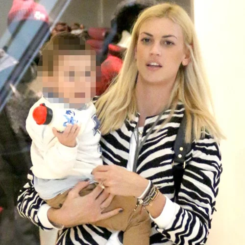 Η Βάσω Κολλιδά για ψώνια με τον γιο της