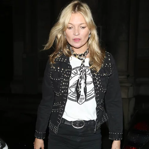 Αυτό είναι το μόνο αξεσουάρ που χρειάζεται η Kate Moss για να είναι cool!