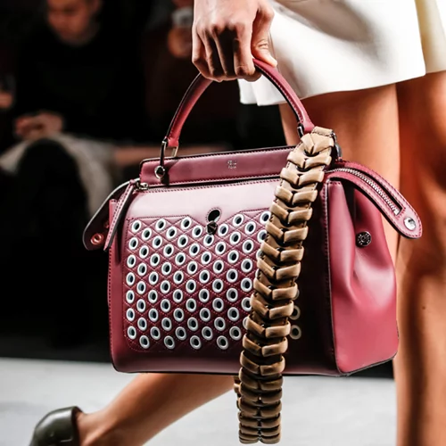 Τα καλύτερα και χειρότερα trends στα αξεσουάρ της σεζόν