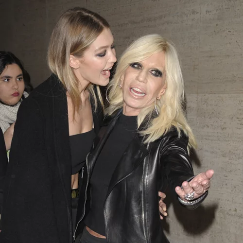 Celebs...Σαν εμάς! (01/02)