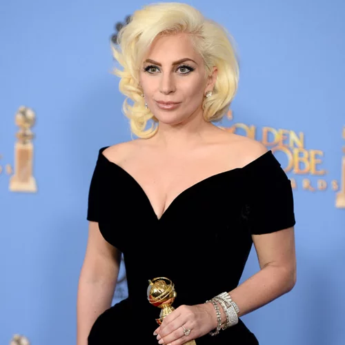 Η Lady Gaga “βγάζει” τη Marilyn Monroe που κρύβει μέσα της