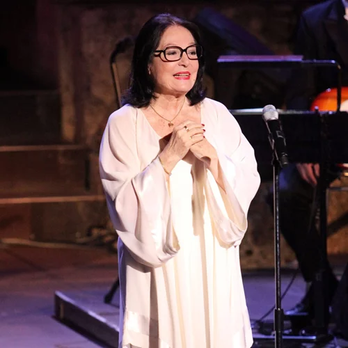 H Νάνα Μούσχουρη στην Αθήνα (Φωτογραφία)