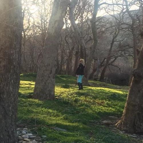 Ελένη Μενεγάκη: Μας συστήνει το «Μαρινοχώρι» της Άνδρου