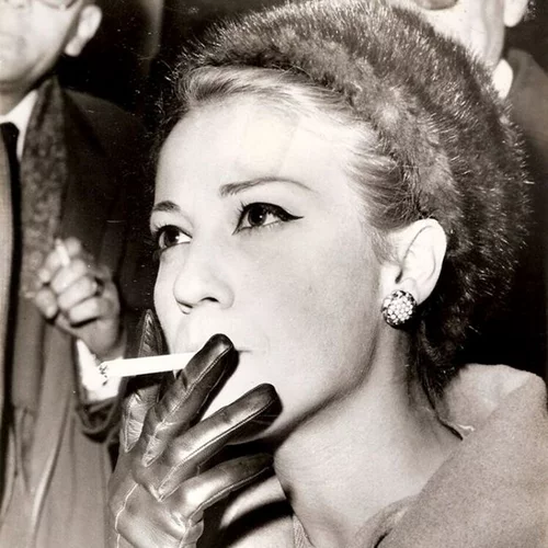 Ζωή Λάσκαρη: Η ζωή της ηθοποιού μέσα από τις φωτογραφίες της