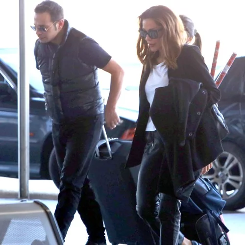 Δέσποινα Βανδή - Ντέμης Νικολαΐδης: Με τα παιδιά τους στο αεροδρόμιο